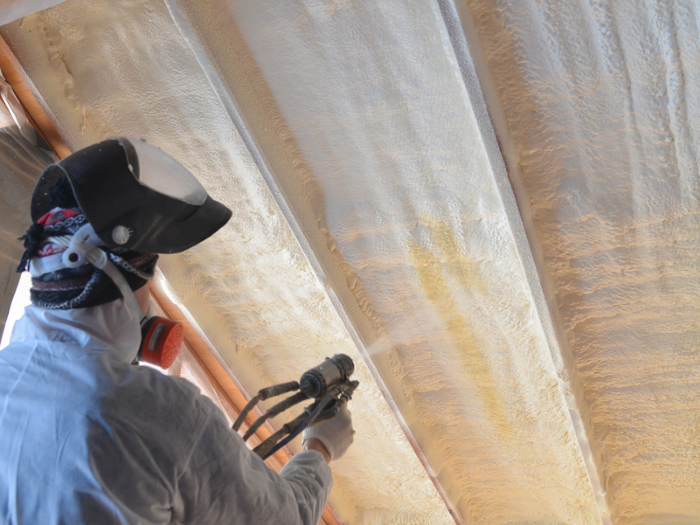 Spray Foam Insulation Advantage Insulation, Inc.